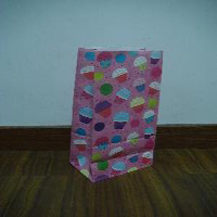 Gift paper bag 004